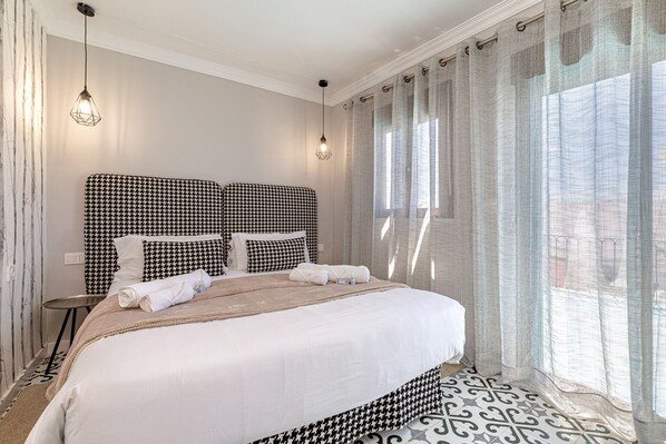 1 habitación, tabla de planchar con plancha, wifi gratis y ropa de cama 