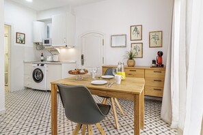 Fridge, microwave, coffee/tea maker, electric kettle