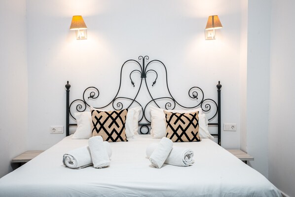 Fer et planche à repasser, Wi-Fi gratuit, draps fournis