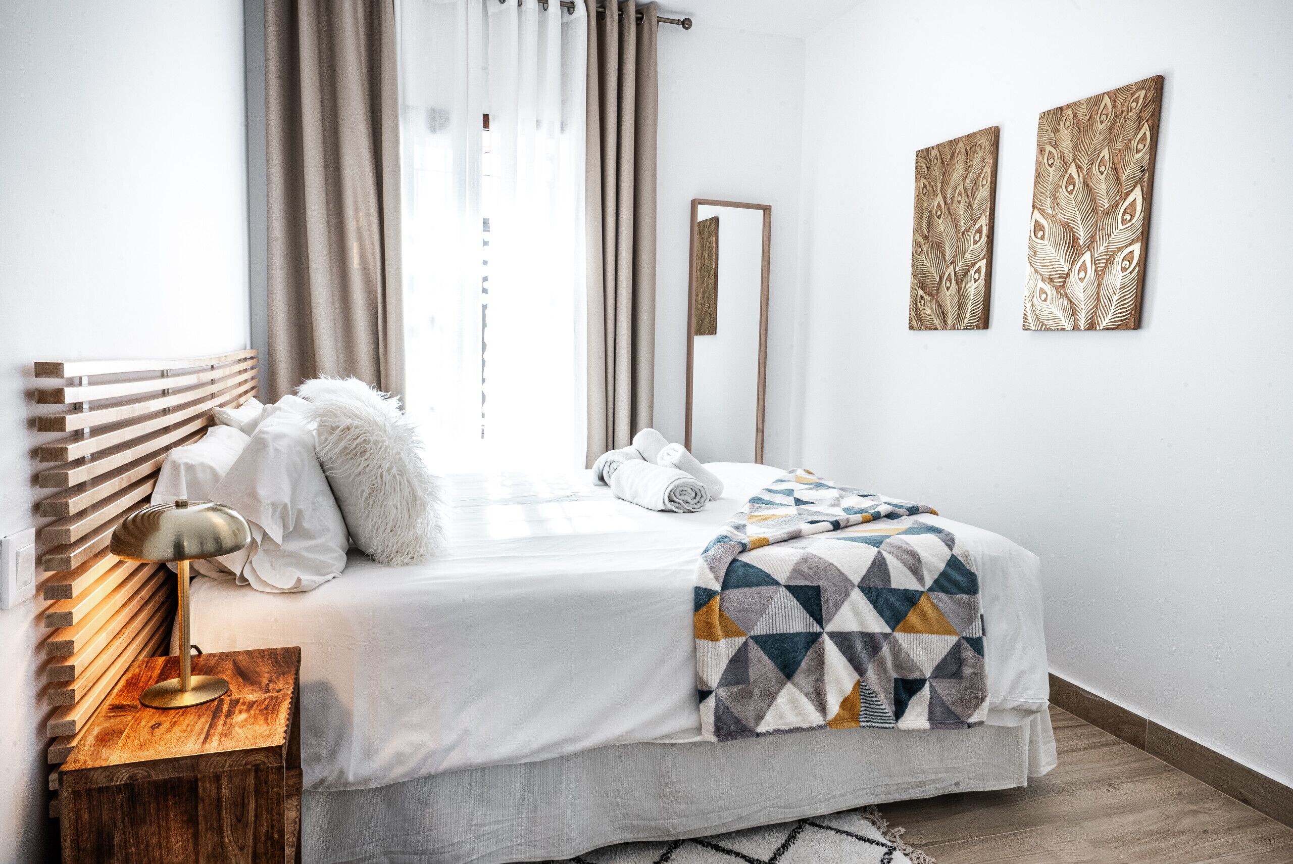 Fer et planche à repasser, Wi-Fi gratuit, draps fournis