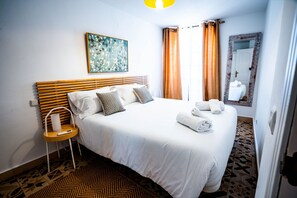 Iron/ironing board, free WiFi, bed sheets - Castillo de Marbella| Apartment close to Orange Square and Beach (Marbella)