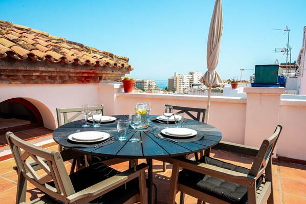 Outdoor dining - Castillo de Marbella Penthouse | Sea and Church views (Marbella)