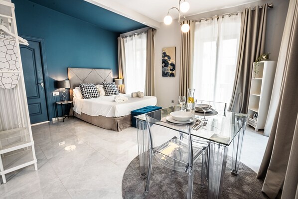 Iron/ironing board, free WiFi, bed sheets