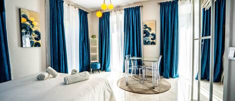 Silitysrauta/-lauta, ilmainen Wi-Fi, vuodevaatteet