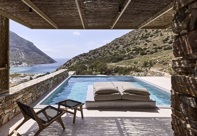 Apsila Pool Suites