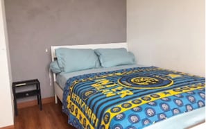 Appartamento, 2 camere da letto, vista città | Una scrivania, postazione laptop, Wi-Fi gratuito