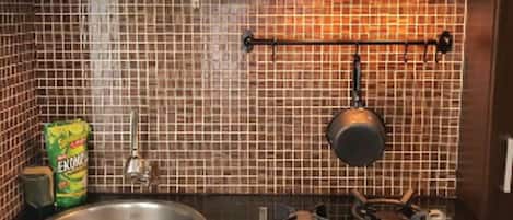 Apartment, 2 Bedrooms, City View | Private kitchen