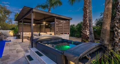 Entertainers Oasis Pool Villa Hot Tub, Slide GameRoom