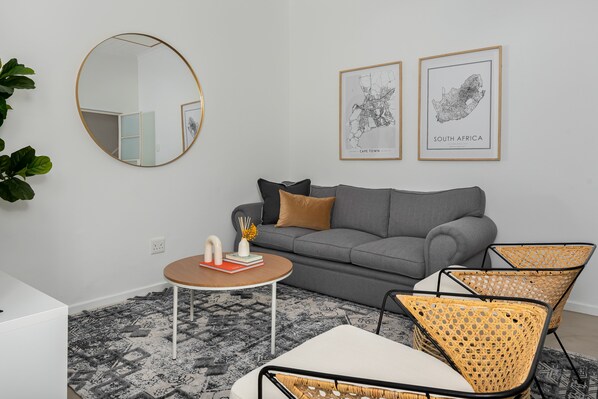 Comfort-Villa | Wohnbereich | 40-Zoll-Flachbildfernseher mit Kabelempfang, Fernseher, Netflix