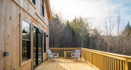 Newly built Vermont secluded cabin retreat with AC and brand new Hot Tub!!!
