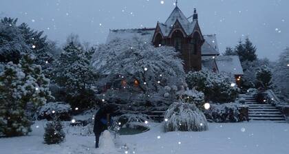 Victorian Gothic Villa by Leiper, Cottier