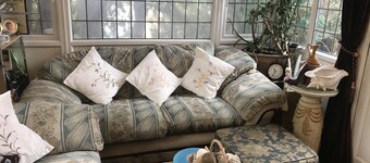 Cosy Room in a quiet and a peaceful neighbourhood.