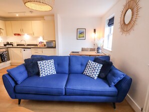 Cottage | Living area - Stoker's Rest (Whitby)