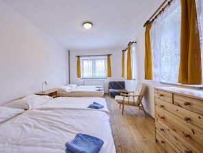 6 bedrooms, desk, WiFi - Garden & Pets Escape by Interhome (Tanvald)