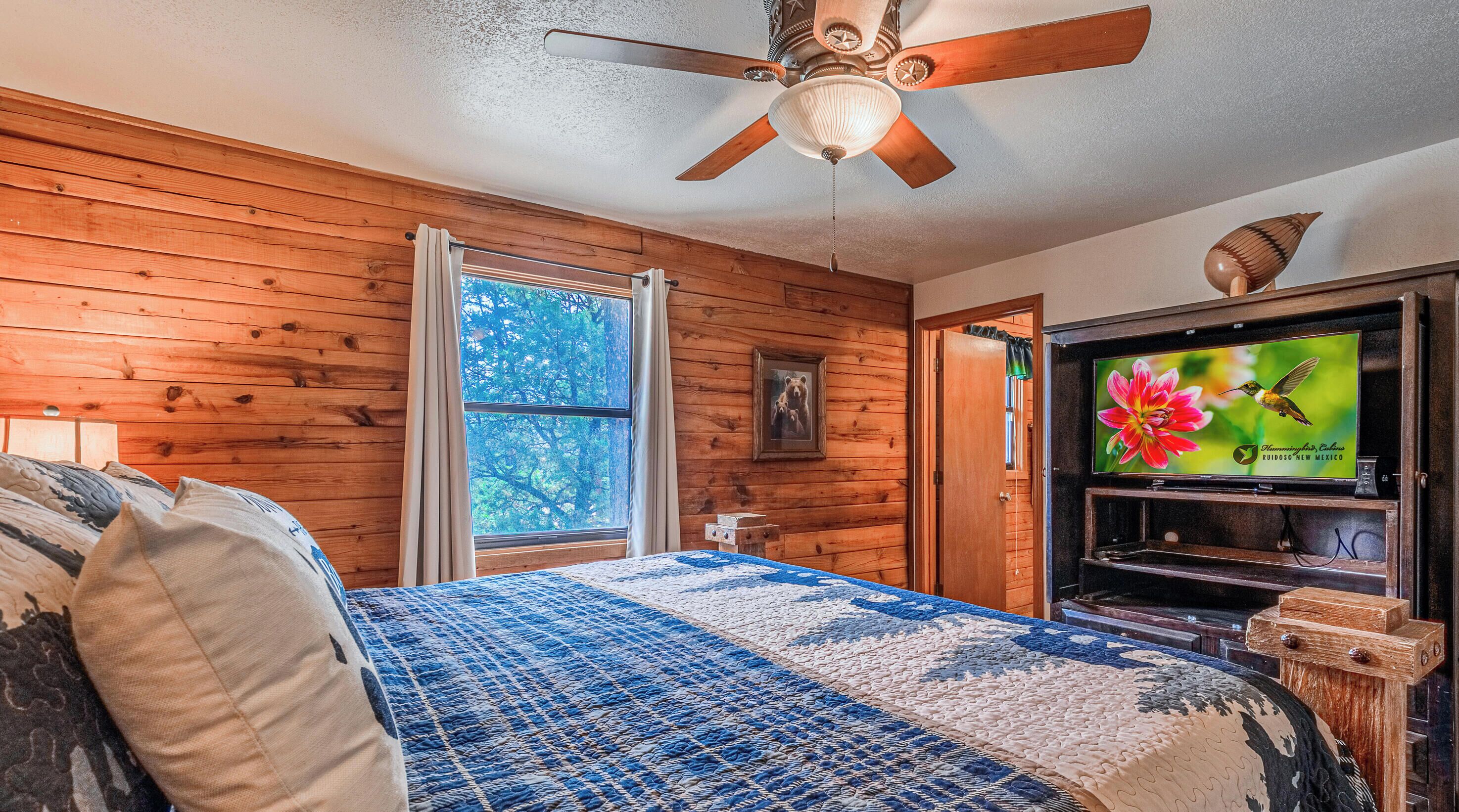 3 bedrooms, iron/ironing board, WiFi (free), bed sheets