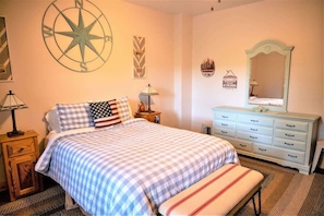 5 bedrooms, iron/ironing board, internet, bed sheets