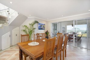 Interior - Villa Kyma by HostAgents  (Cape Town)