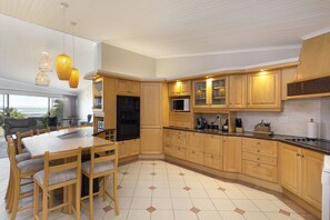 單棟房屋 (6 Bedrooms) | 內部