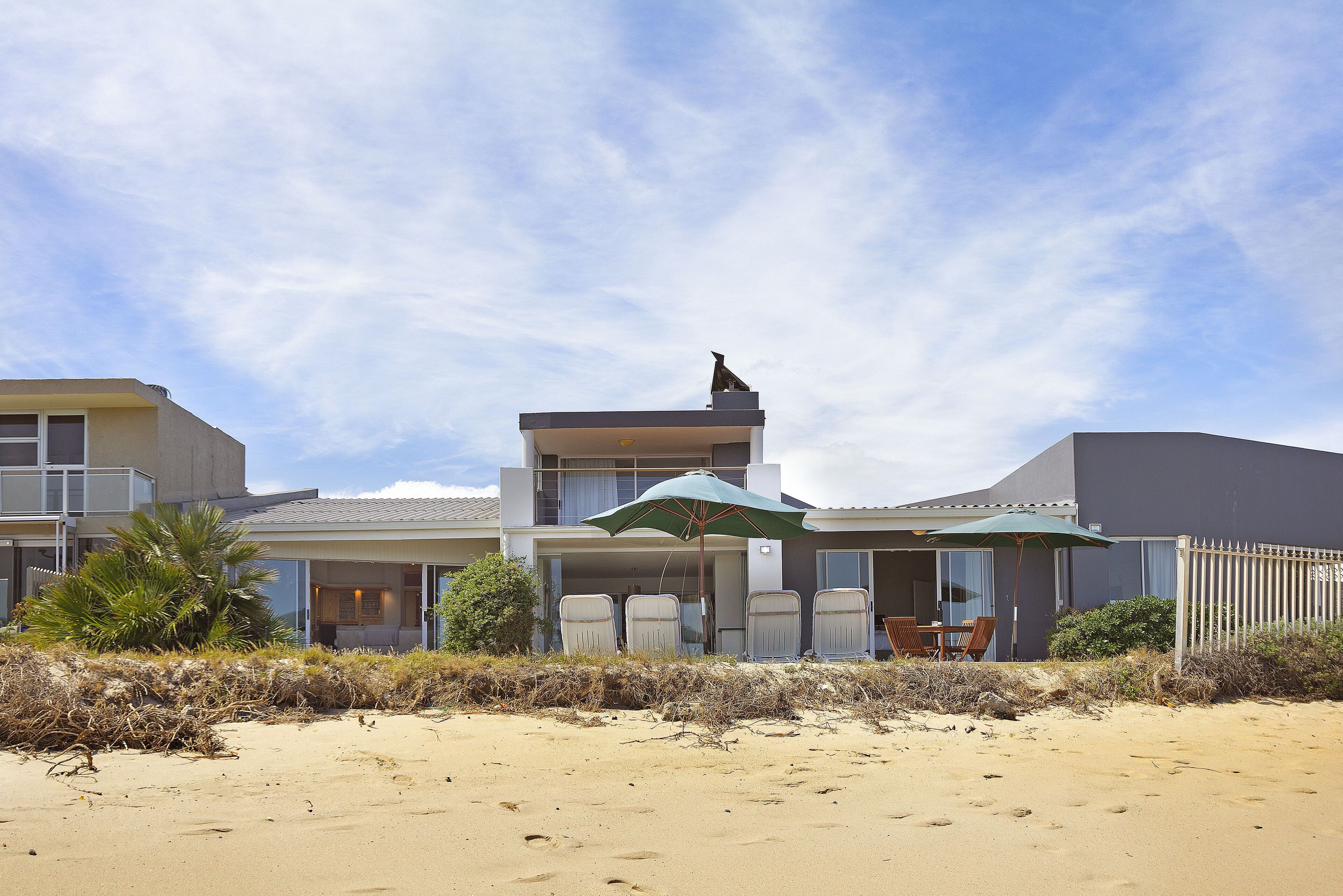 House (6 Bedrooms) | Interior