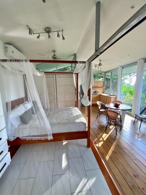 4 soverom, safe på rommet, skrivebord og strykejern/-brett