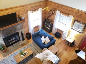 スマートテレビ、暖炉、テレビゲーム