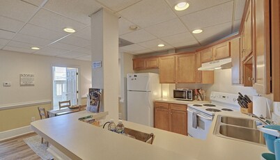 Stay Downtown on Historic Main St.