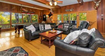 Colonel Webers Lodge, 5 Sleeping Areas, 3 baths, F