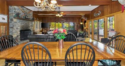 Colonel Webers Lodge, 5 Sleeping Areas, 3 baths, FP, Accessible, Pet Friendly &
