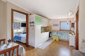 2 slaapkamers, een strijkplank/strijkijzer, gratis wifi, beddengoed