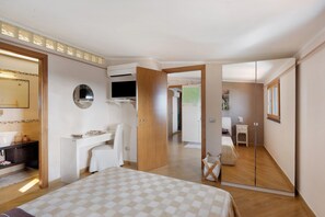 2 dormitorios, tabla de planchar con plancha, wifi gratis y ropa de cama