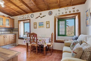 Interior - Vacation Home "Rosa del Negro" with Sea View, Terrace & Wi-Fi (Alojera)