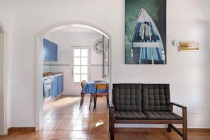 Interior - Vacation Home "El Charco Azul" with Pool, Terrace & Wi-Fi (Charco del Palo)