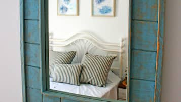 3 bedrooms, iron/ironing board, bed sheets