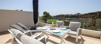 Modern 3 bedroom townhouse next to La Cala golf