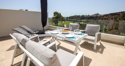 Modern 3 bedroom townhouse next to La Cala golf