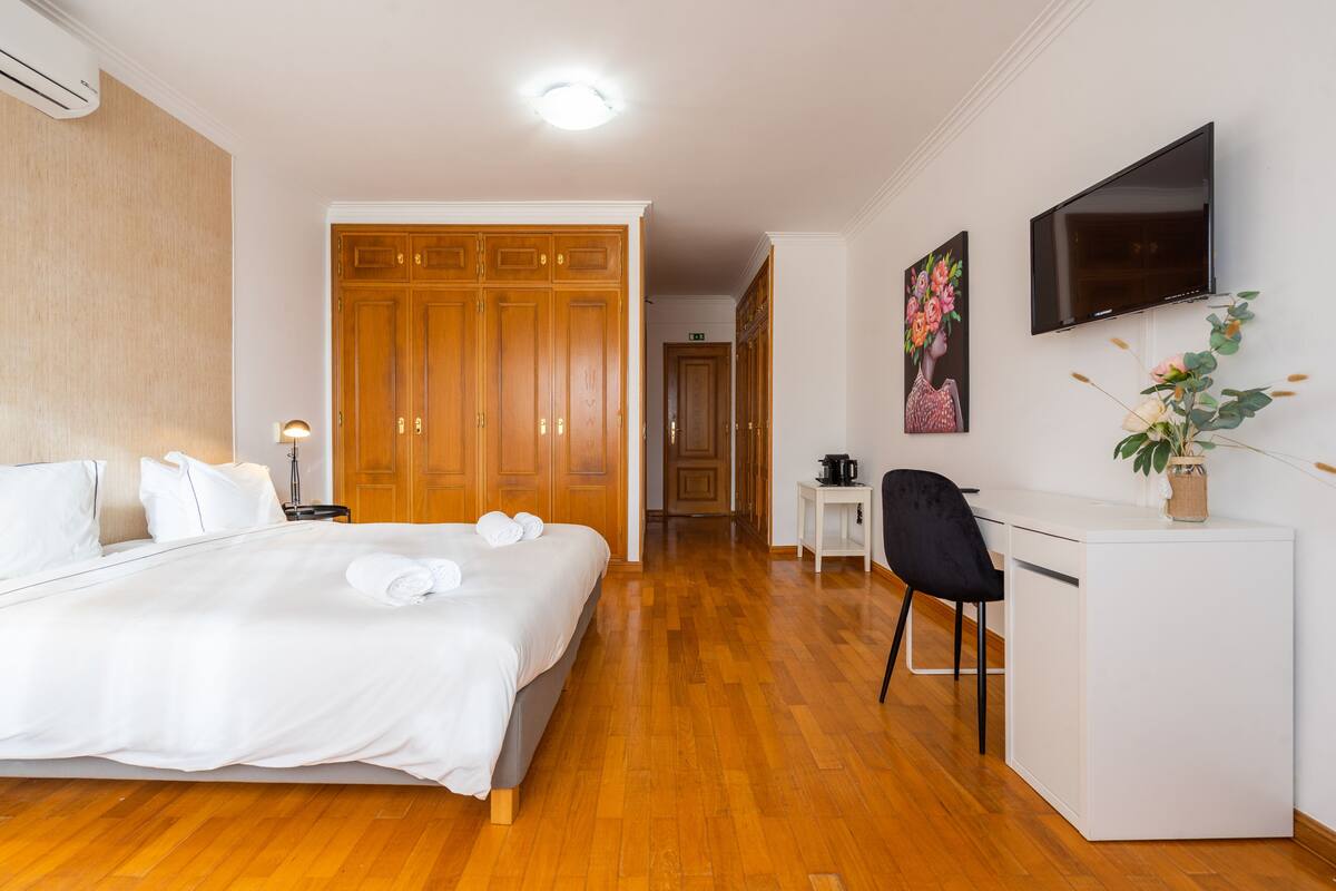 Habitación | Escritorio, espacio para trabajar con laptop y wifi gratis