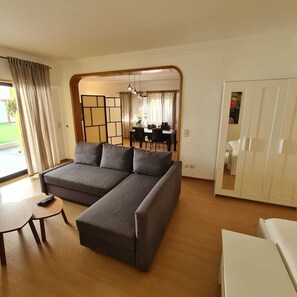 Estudio, patio | Área de sala de estar