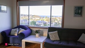 Smart TV - MONTAVIEW: 24 Mumbulla Street (Bermagui)