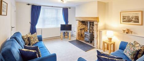 TV, fireplace, offices