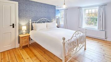 2 slaapkamers, een strijkplank/strijkijzer, beddengoed