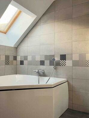Badewanne, Haartrockner