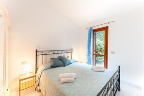 Classic Apartment | 2 bedrooms, cribs/infant beds, bed sheets - Appartamenti con A.C a San Teodoro  (San Teodoro)