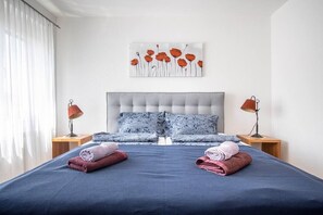 2 chambres, bureau, fer et planche à repasser, Wi-Fi