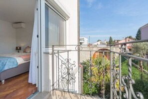 2 bedrooms, desk, iron/ironing board, WiFi - Elegant 2-bedroom apartment with balcony in Rovinj (Rovinj)