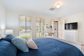 3 bedrooms, desk, iron/ironing board, WiFi