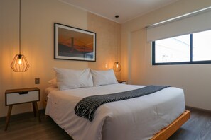2 habitaciones, escritorio, tabla de planchar con plancha y wifi 