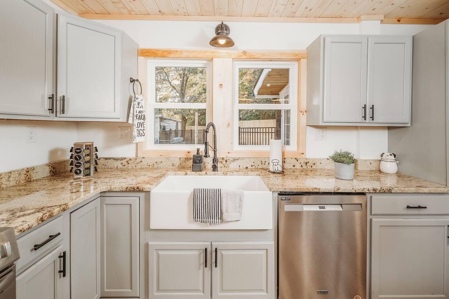 If you choose to do the dishes instead of using the dishwaher you will have an amazing view of our pond. Enjoy all the extras our kitchen offers like spice rack, waffle maker, rice cooker and more. 