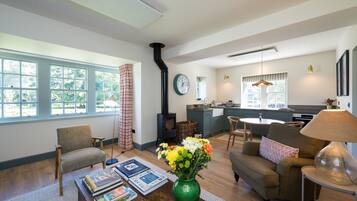 Smart TV, books, offices