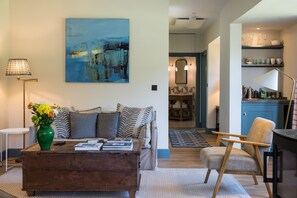 Smart TV, books, offices