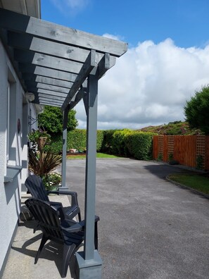 Property grounds - Aoibhneas, Carraroe (Carraroe)